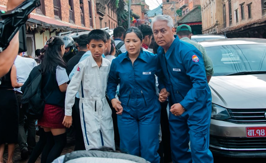 अन्तरीक्ष उडानअघि ‘एक्लो’को तयारी दृश्य खिचियो