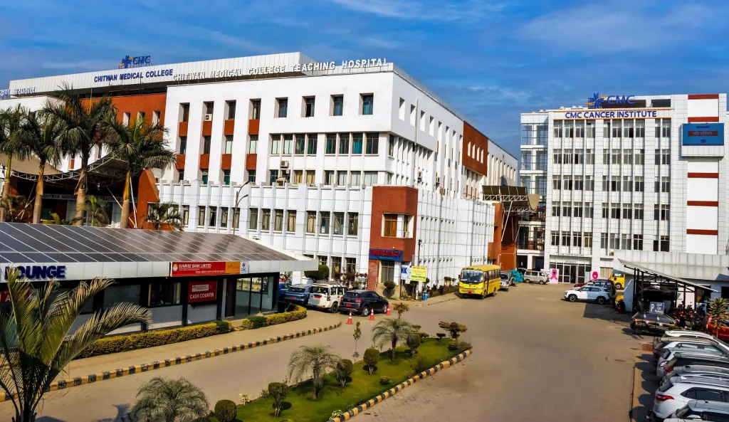 चितवन मेडिकल कलेजले सञ्चालन गर्यो रोबोटिक सर्जरी, बिरामीलाई उच्चस्तरीय सुविधा