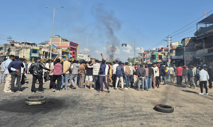 सिमरामा जेन्जी युवा समूहको चक्काजाम, UML कार्यकर्तासँगको झडपपछि पक्राउ माग