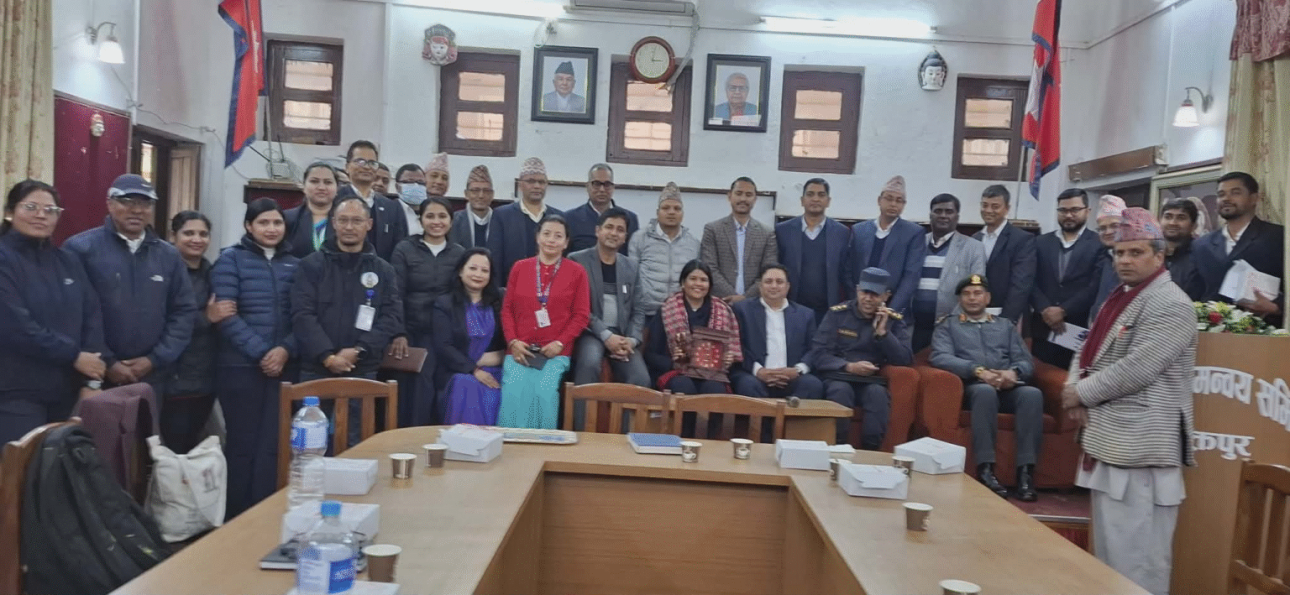 कार्यालय प्रमुखहरूले योग ध्यान साधना गरेर विश्व ध्यान दिवस मनाए