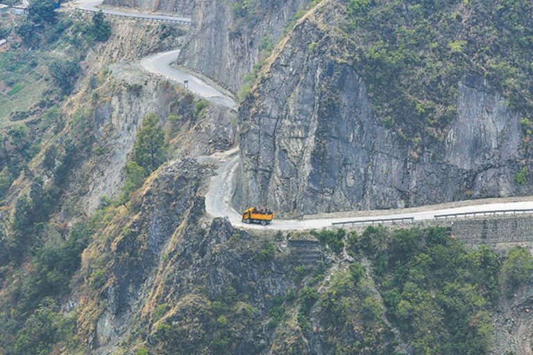 कान्ति राजमार्ग आजदेखि दुई महिनासम्म बन्द, वैकल्पिक मार्ग प्रयोग गर्न आग्रह