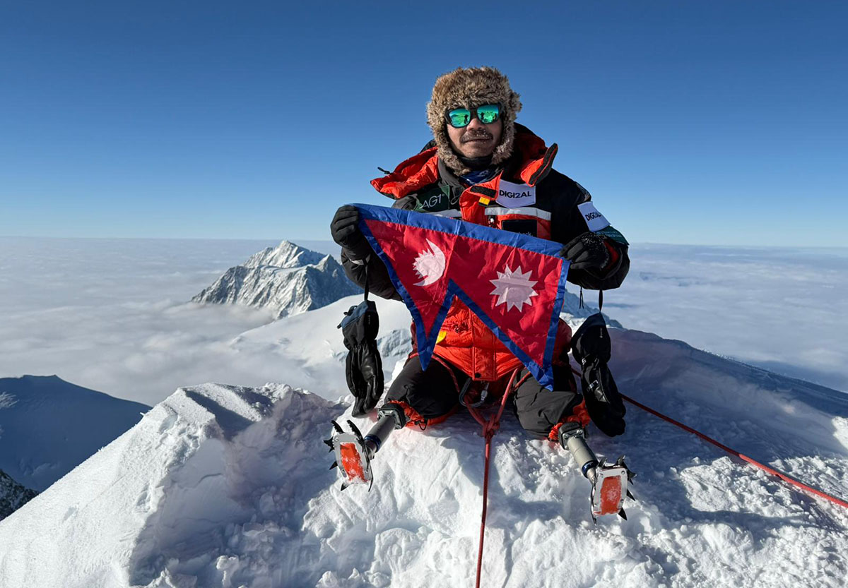 हरि बुढामगरद्वारा सातै महादेशका शिखर आरोहण