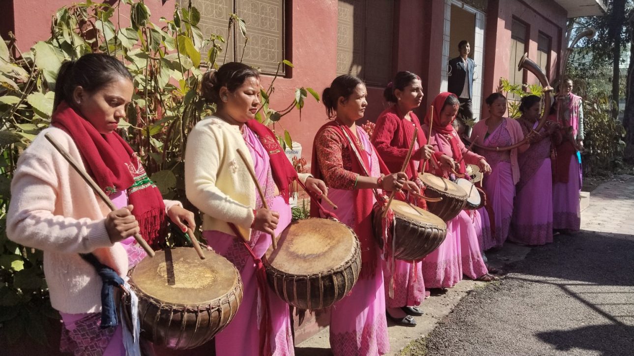 दाङका महिलाले जोगाउँदै नौमती बाजा, सीपसँगै आम्दानीको बाटो
