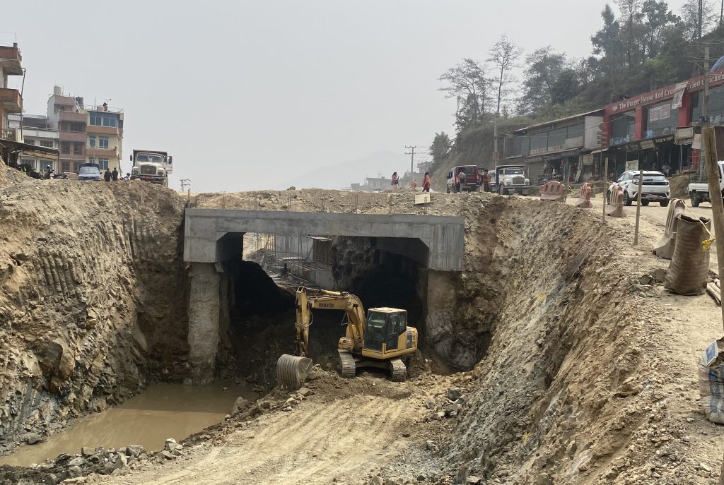 सूर्यविनायक–धुलिखेल ६ लेन सडक विस्तार ७०% सम्पन्न, निर्माणमा ढिलाइ र सामग्री अभाव चुनौती