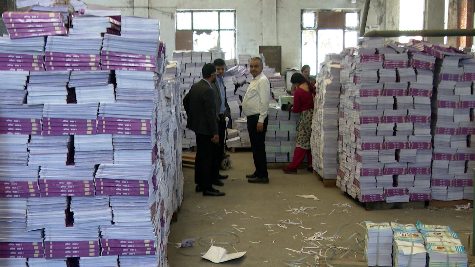 नयाँ शैक्षिकसत्रका लागि पाठ्यपुस्तक देशभर पठाइँदै