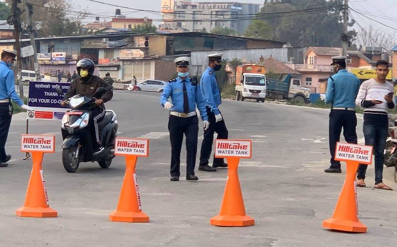 ट्राफिक प्रहरीद्वारा एकैदिन १०१ सवारी चालकलाई कारबाही