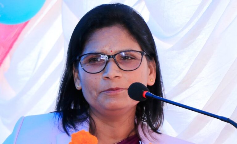 सरकारलाई गिरीबन्धु टी–इस्टेटको फाइल खोल्न एमालेको चुनौती