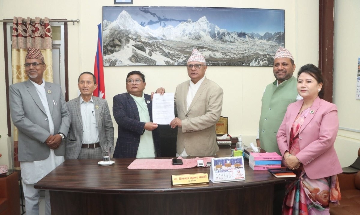 कोशी सरकारबाट बाहिरियो कांग्रेस, मन्त्रीहरूले दिए राजीनामा